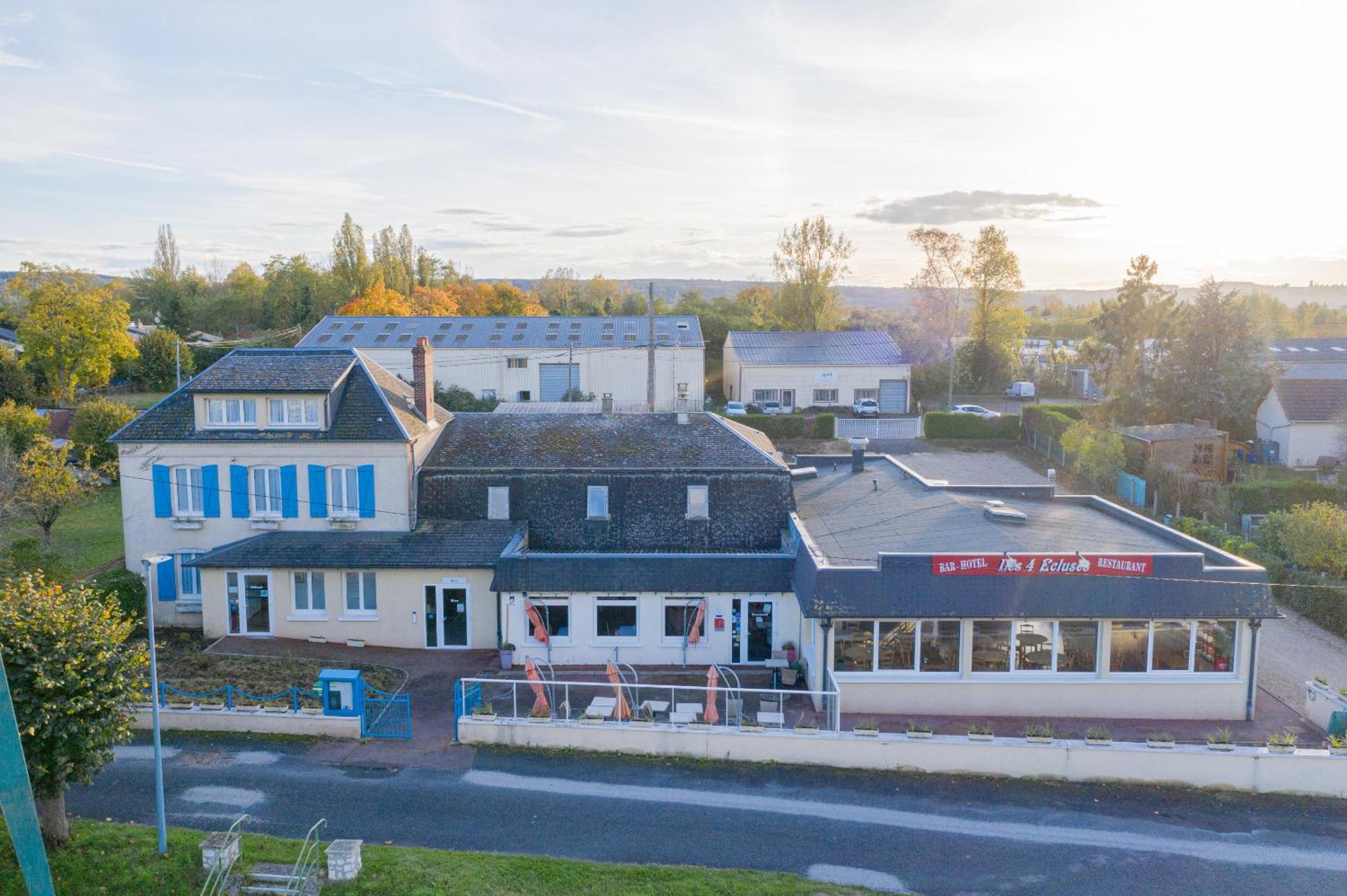 Hotel Restaurant Des 4 Ecluses Gaillon Exterior photo